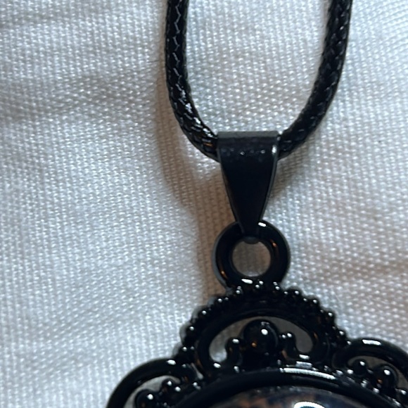 Skull necklace - Picture 3 of 8